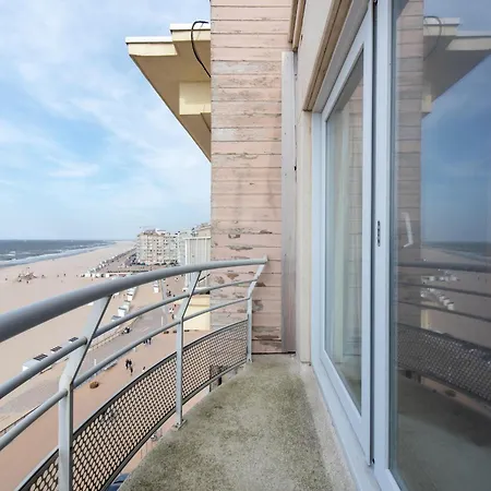 In Mariakerke With Stunning Sea Views Apartamento